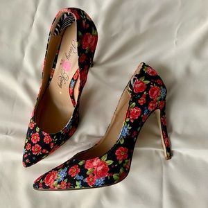 Penny Loves Kenny size 6.5 bold floral stiletto heels
